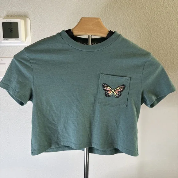 Volcom Juniors Cropped T-shirt with Butterfly Yin Yang Design Green Size S (7/8) - Picture 1 of 7